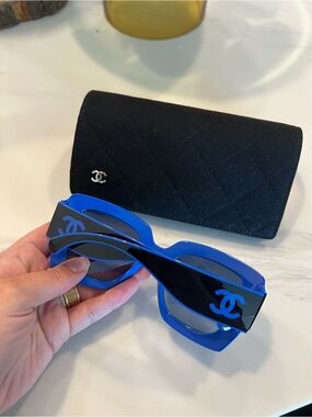 CHANEL Blue and Black Oversized CC Logo Sunglasses